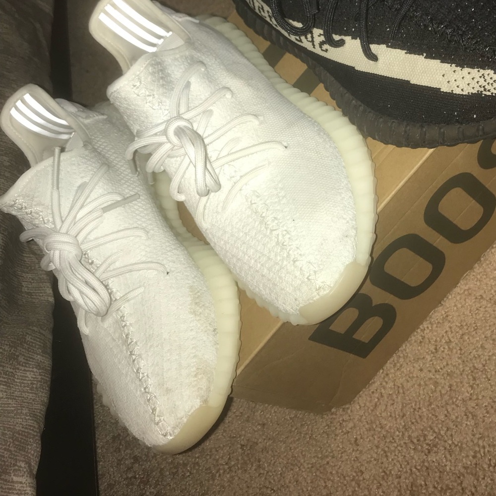 Yezzys Very good condition 9 of 10 Twice Used...
